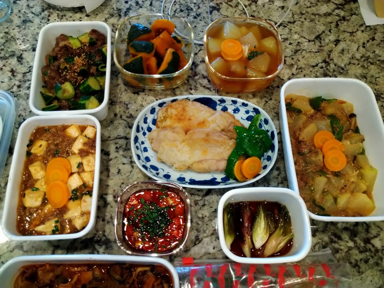 和洋中の家庭料理を提供いたします